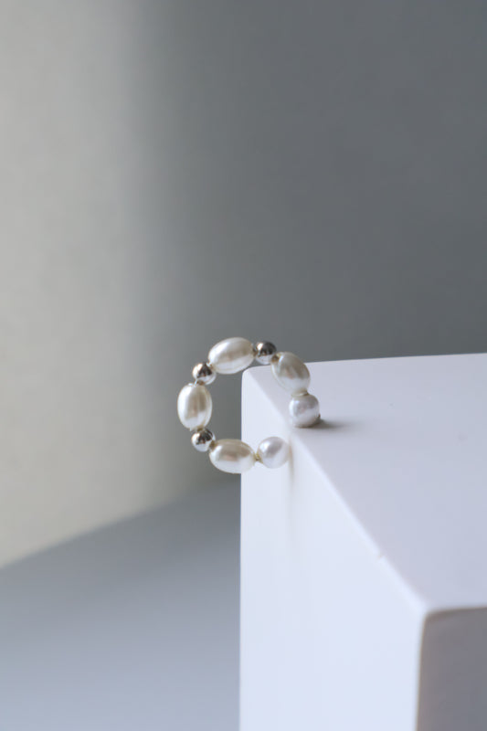 Vienna Pearl Earcuff