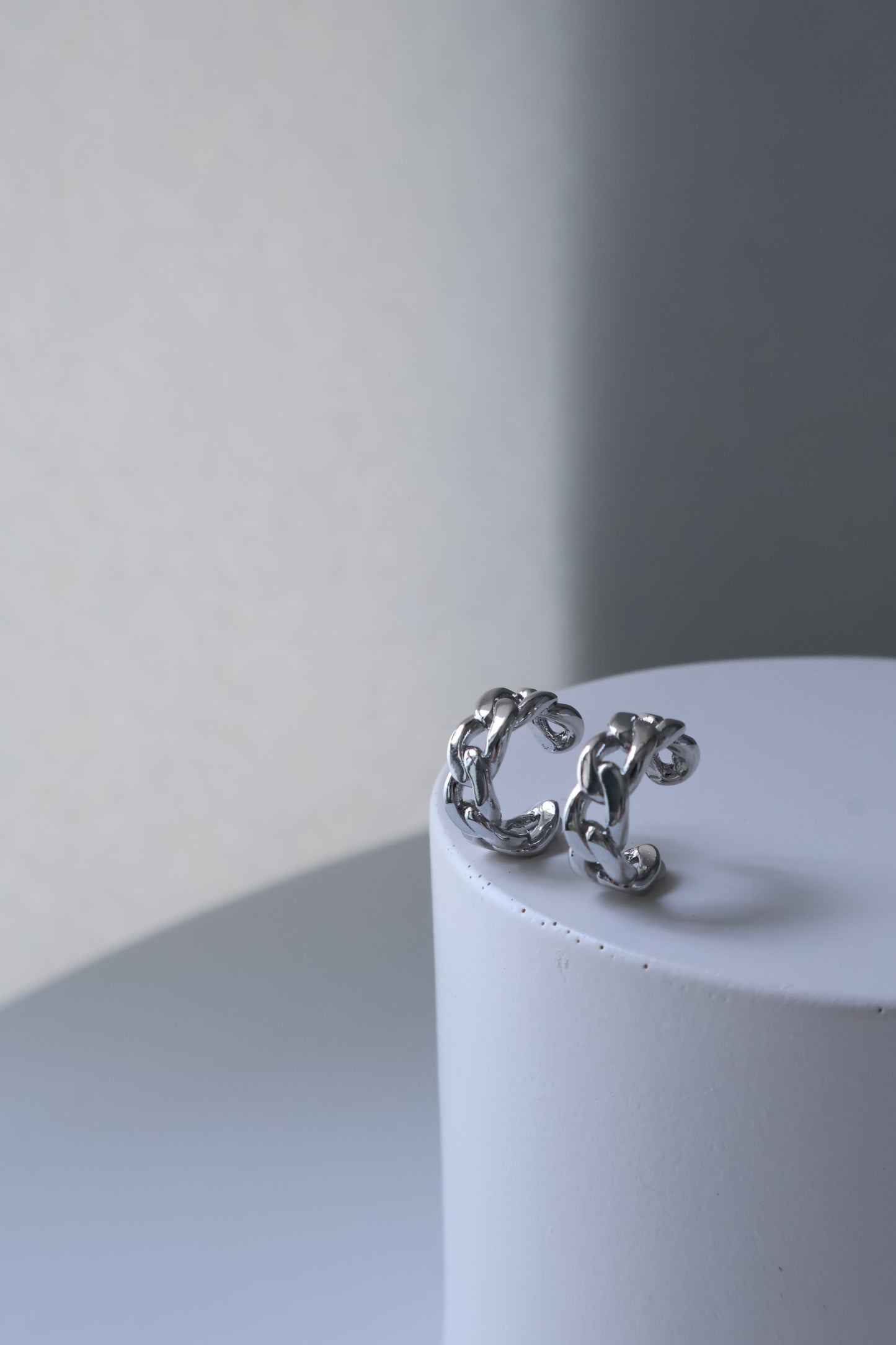 Silvery Chains Earcuff