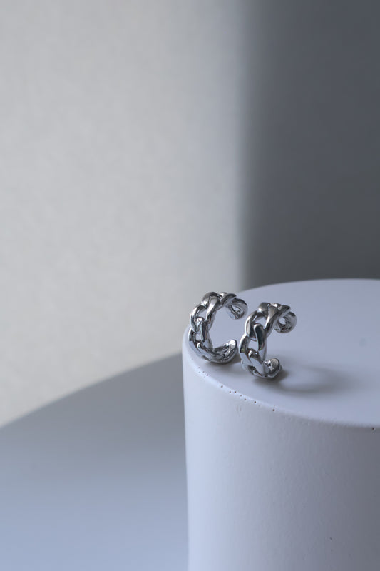 Silvery Chains Earcuff