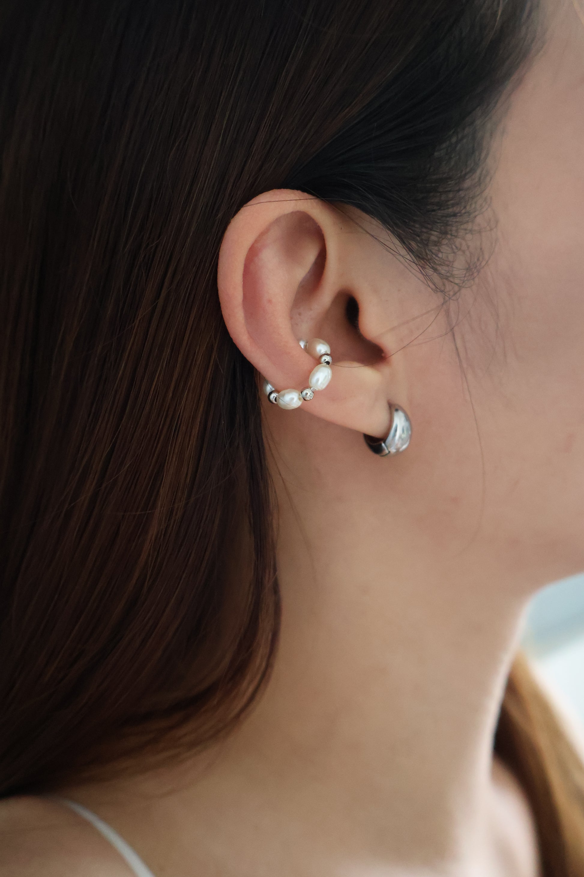 Viana Pearl Earcuff