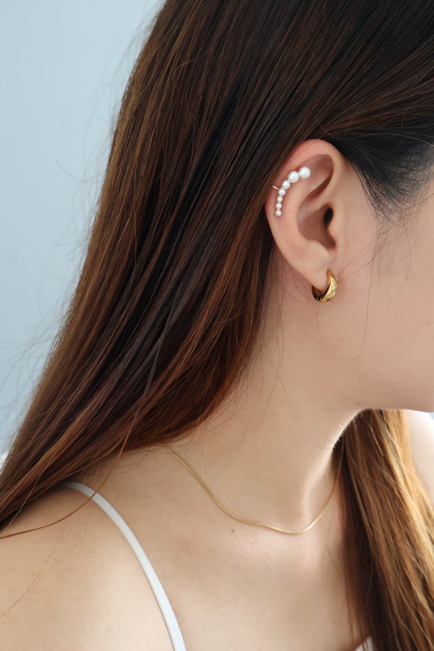 Violet Pearl Earcuff